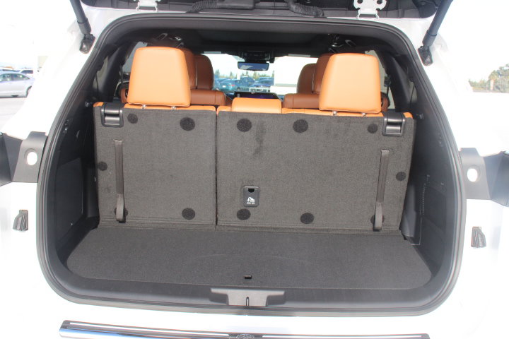 Certified 2025 Toyota Highlander Platinum AWD/4WD image 16