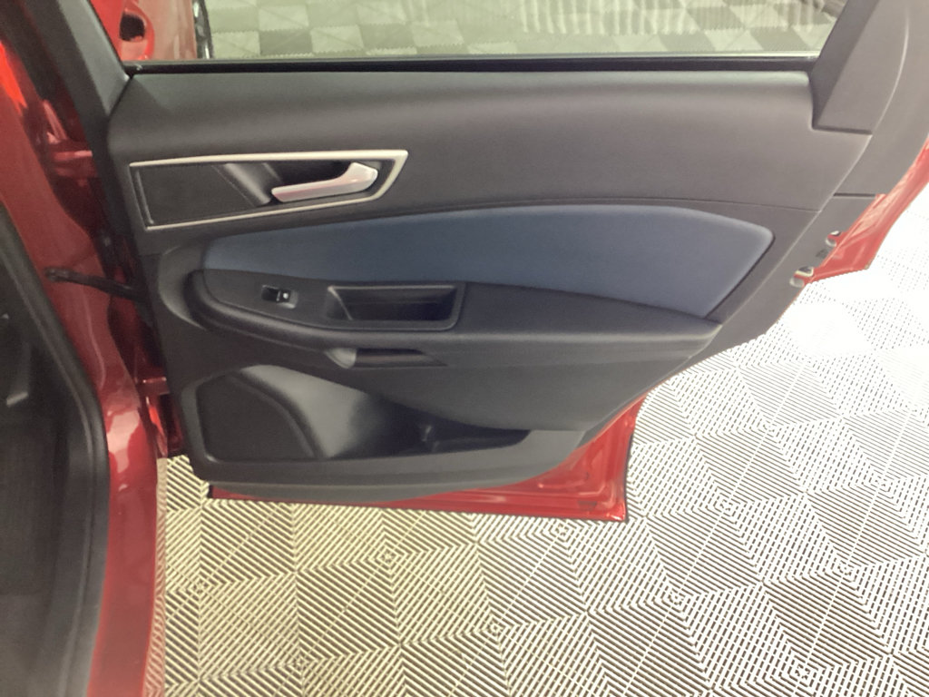 Used 2024 Ford Edge SEL w/ Sport Appearance Package AWD/4WD image 12