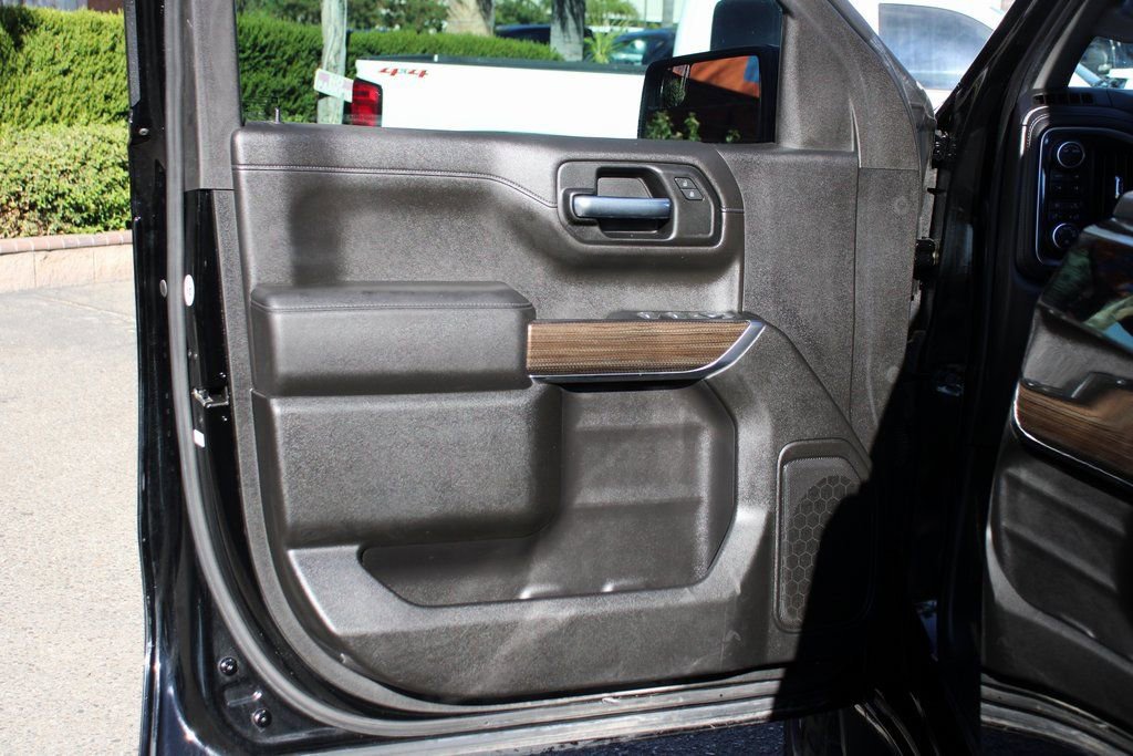 Used 2021 Chevrolet Silverado 1500 LT Trail Boss w/ Bed Protection Package AWD/4WD image 15