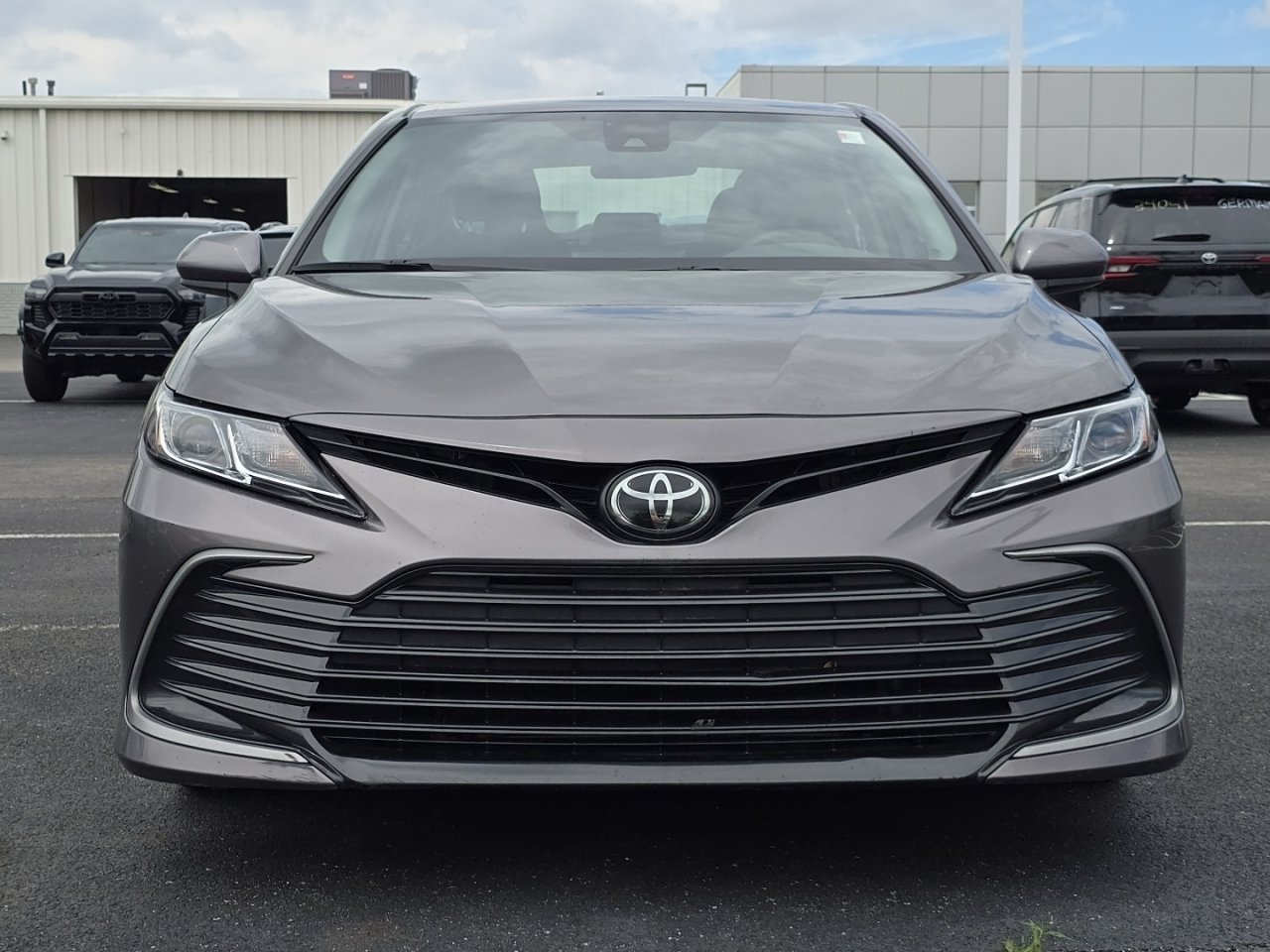Used 2024 Toyota Camry LE FWD image 2