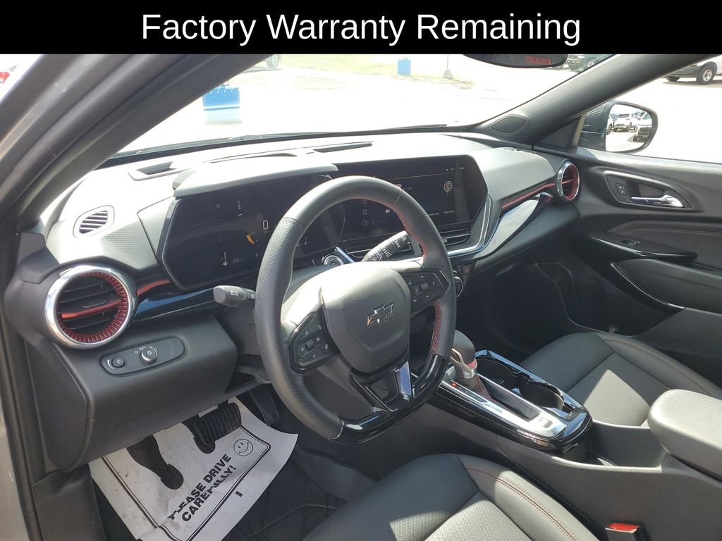 Used 2024 Chevrolet Trax RS w/ Sunroof Package image 9