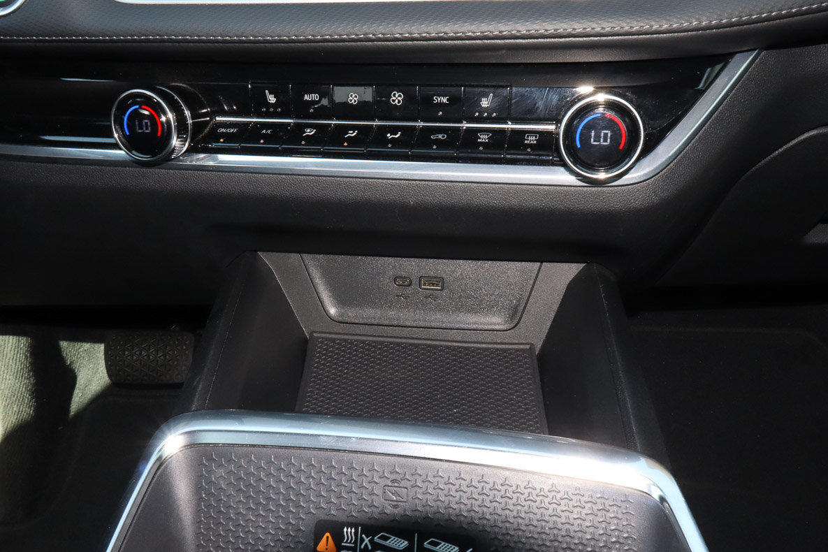 Used 2025 Chevrolet Equinox LT w/ Convenience Package II FWD image 11