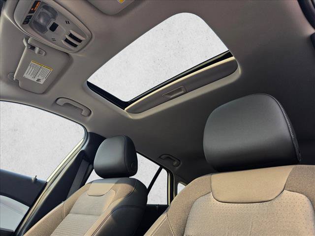 New 2026 Chevrolet Trax LT w/ Sunroof Package FWD image 24