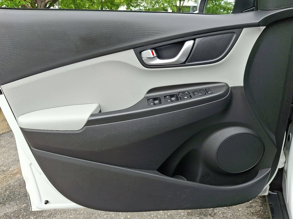 Used 2023 Hyundai Kona SEL FWD image 12