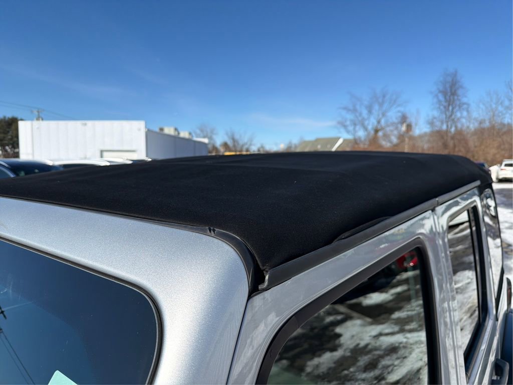Used 2023 Jeep Wrangler Sport S image 12