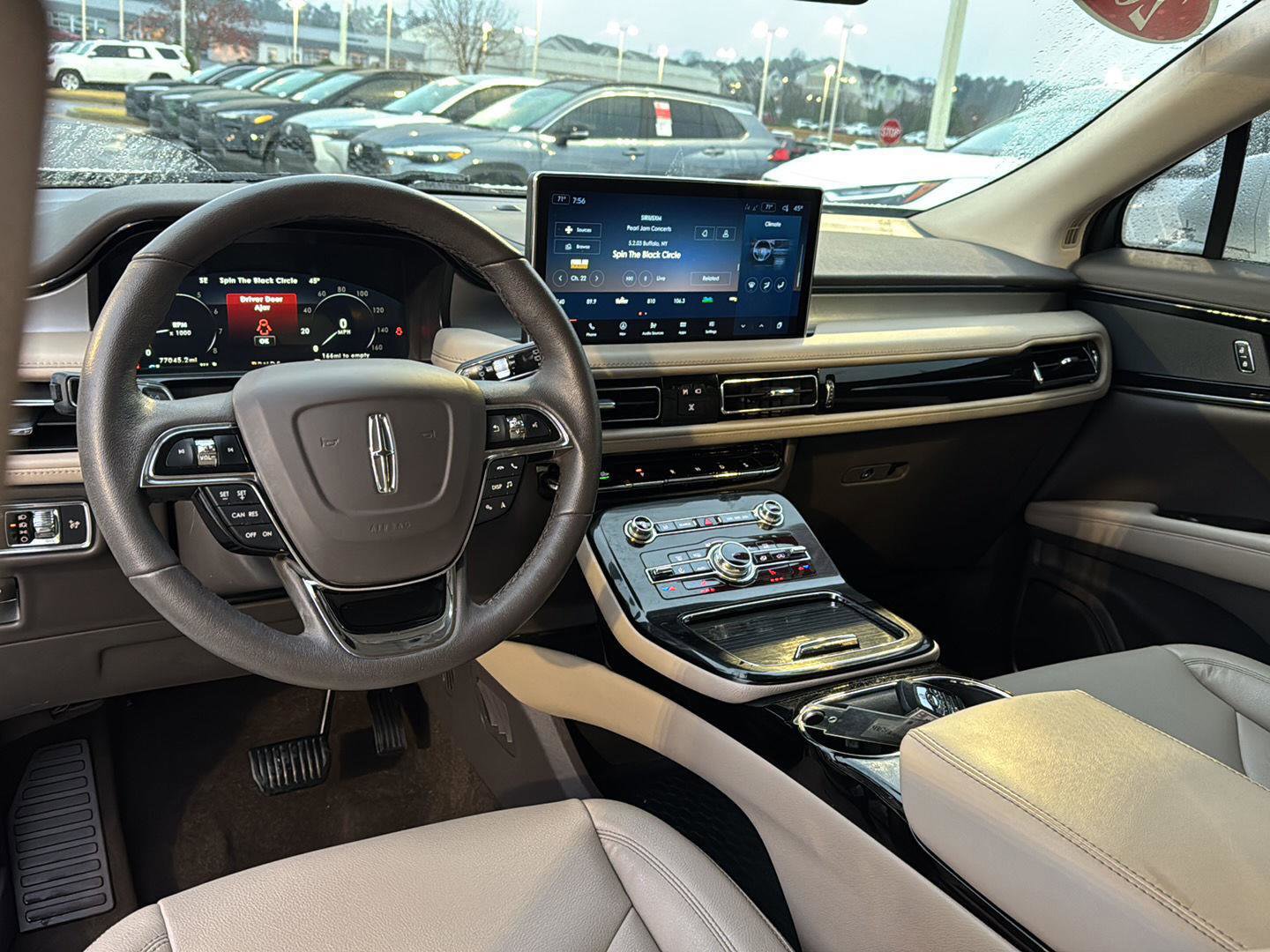 Used 2022 Lincoln Nautilus FWD w/ Premium Package image 16