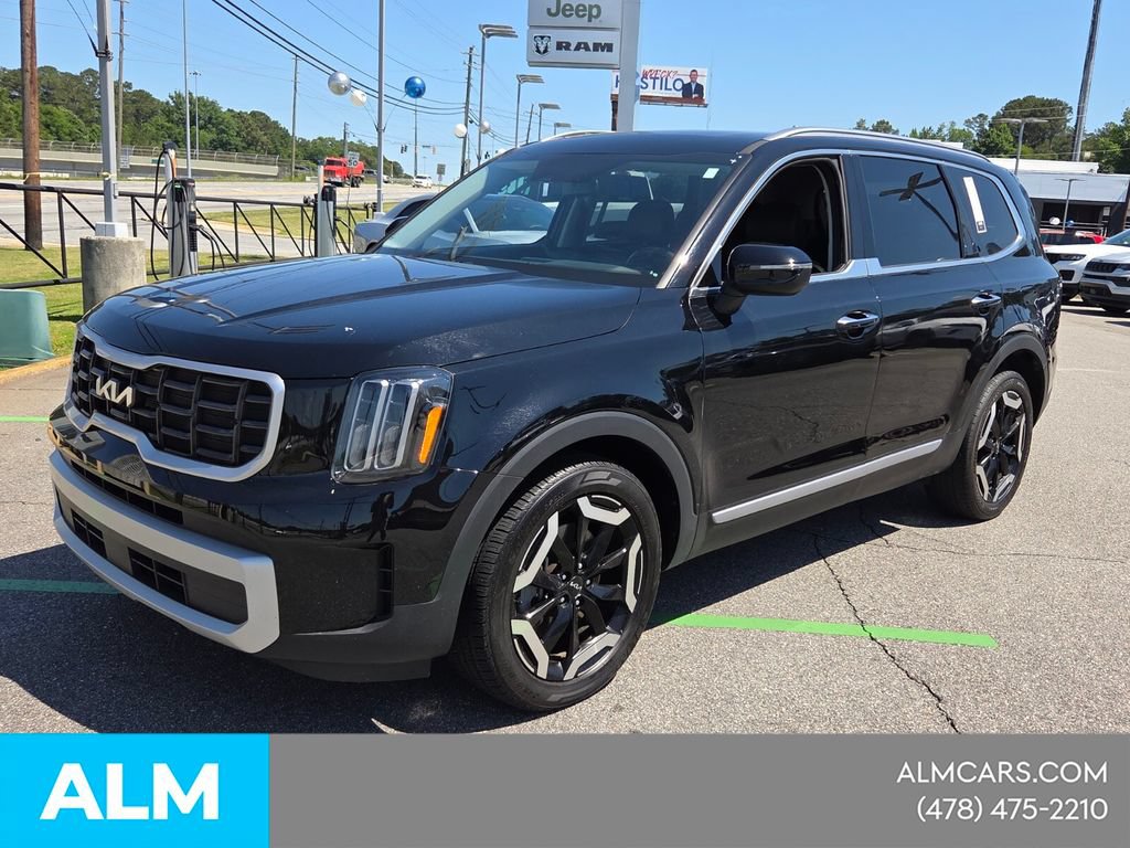 Used 2025 Kia Telluride S FWD image 3