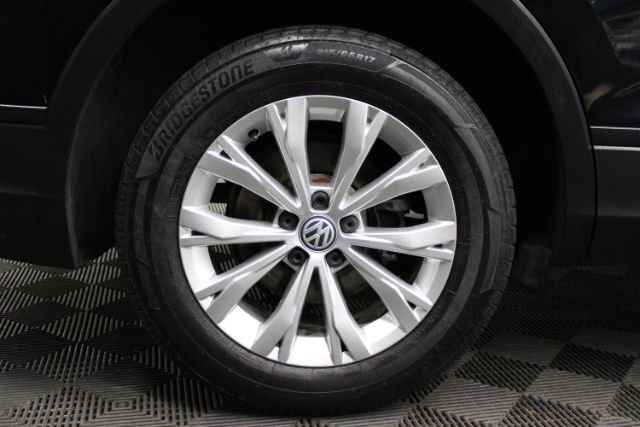 Used 2018 Volkswagen Tiguan S FWD image 5