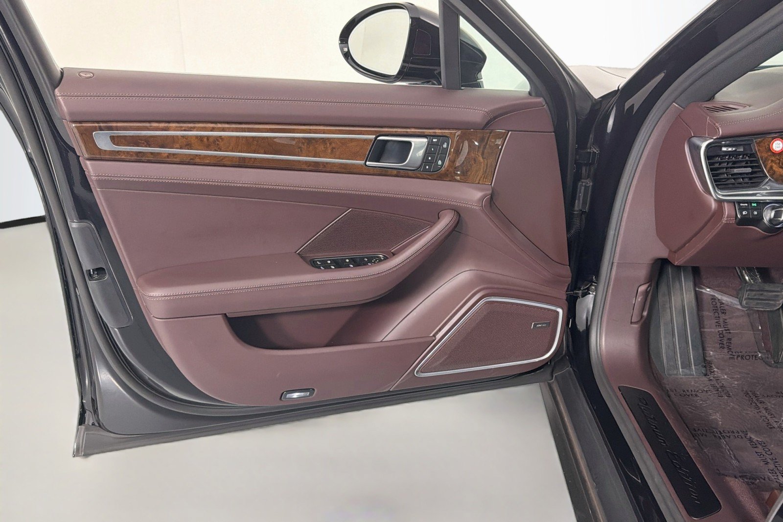 Used 2023 Porsche Panamera Platinum Edition RWD image 21