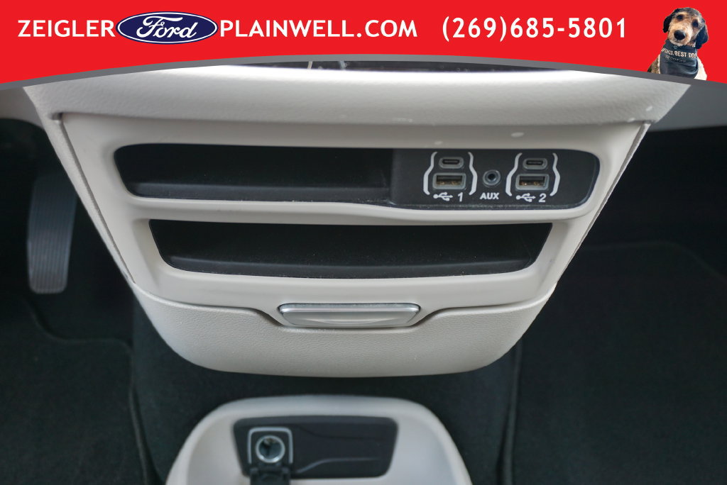 Used 2024 Chrysler Voyager LX FWD image 25