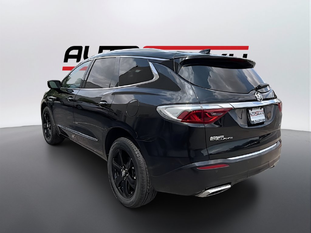 Used 2023 Buick Enclave Essence w/ Sport Touring Edition FWD image 5