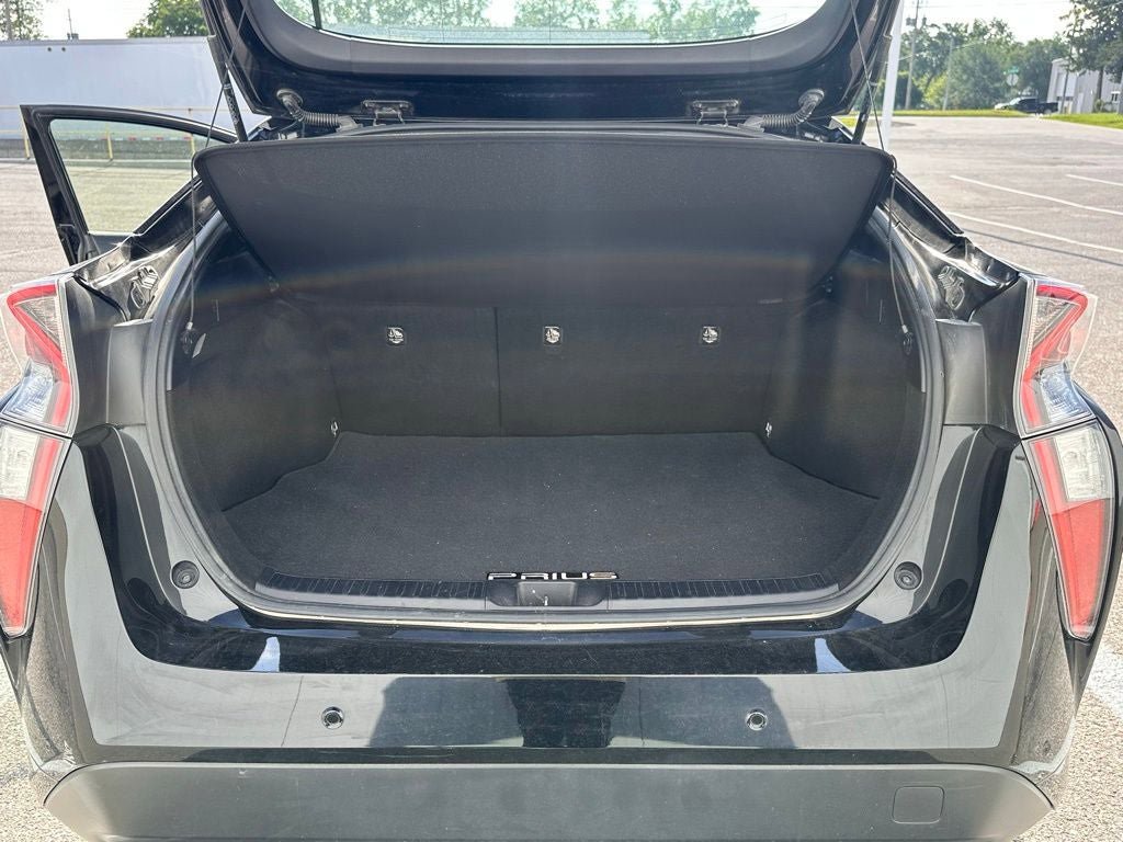 Used 2018 Toyota Prius Three FWD image 19