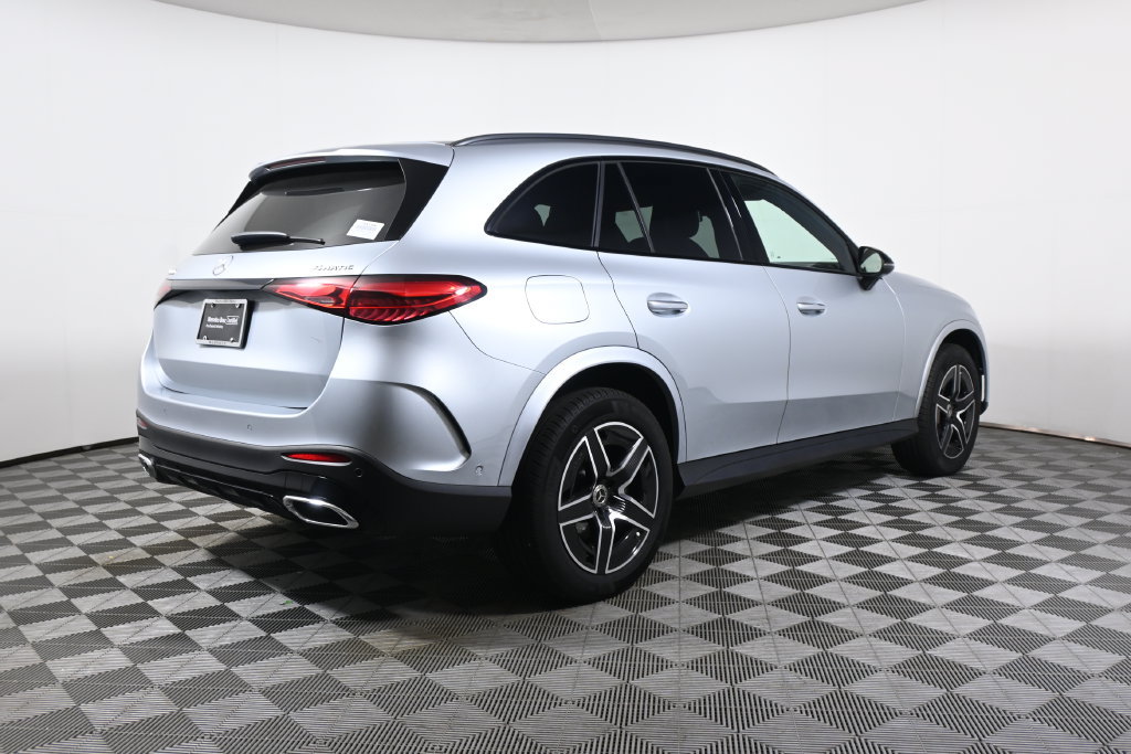 Used 2025 Mercedes-Benz GLC 300 4MATIC image 7