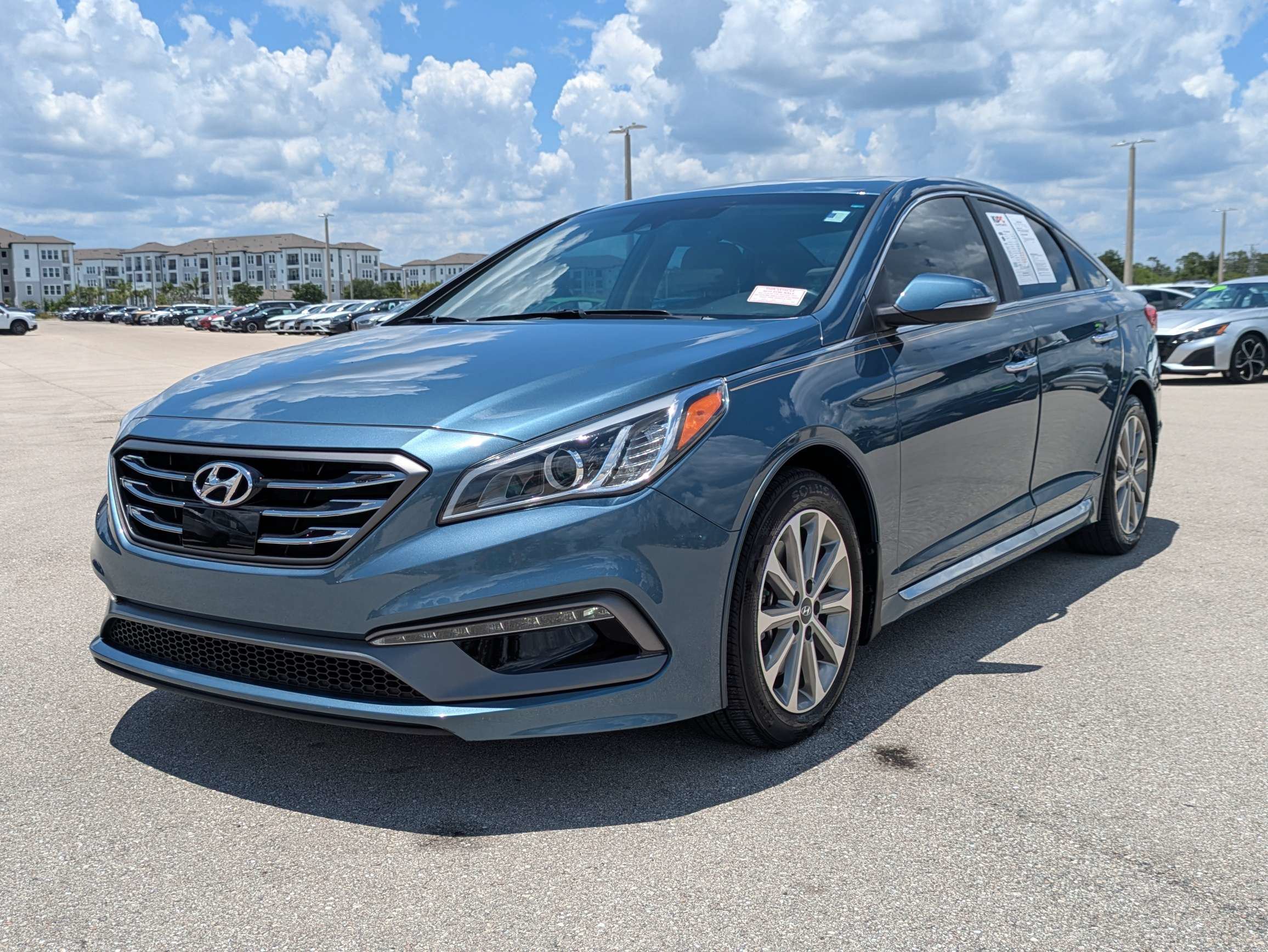 Used 2017 Hyundai Sonata Limited w/ Ultimate Package 04 FWD image 9