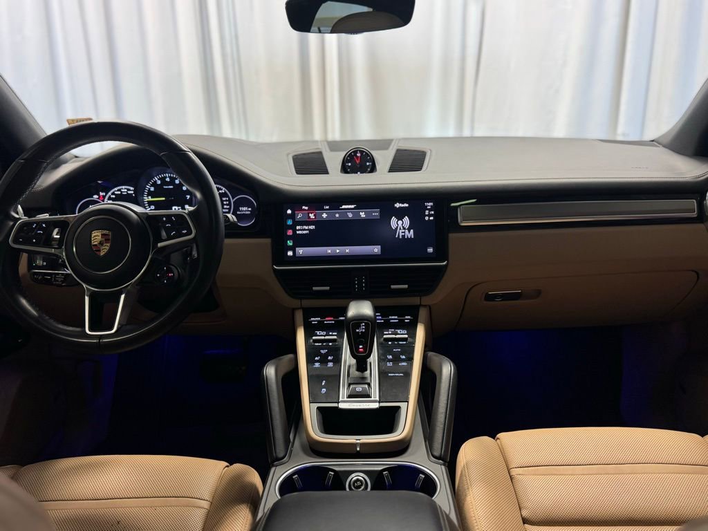 Certified 2023 Porsche Cayenne Platinum Edition image 16