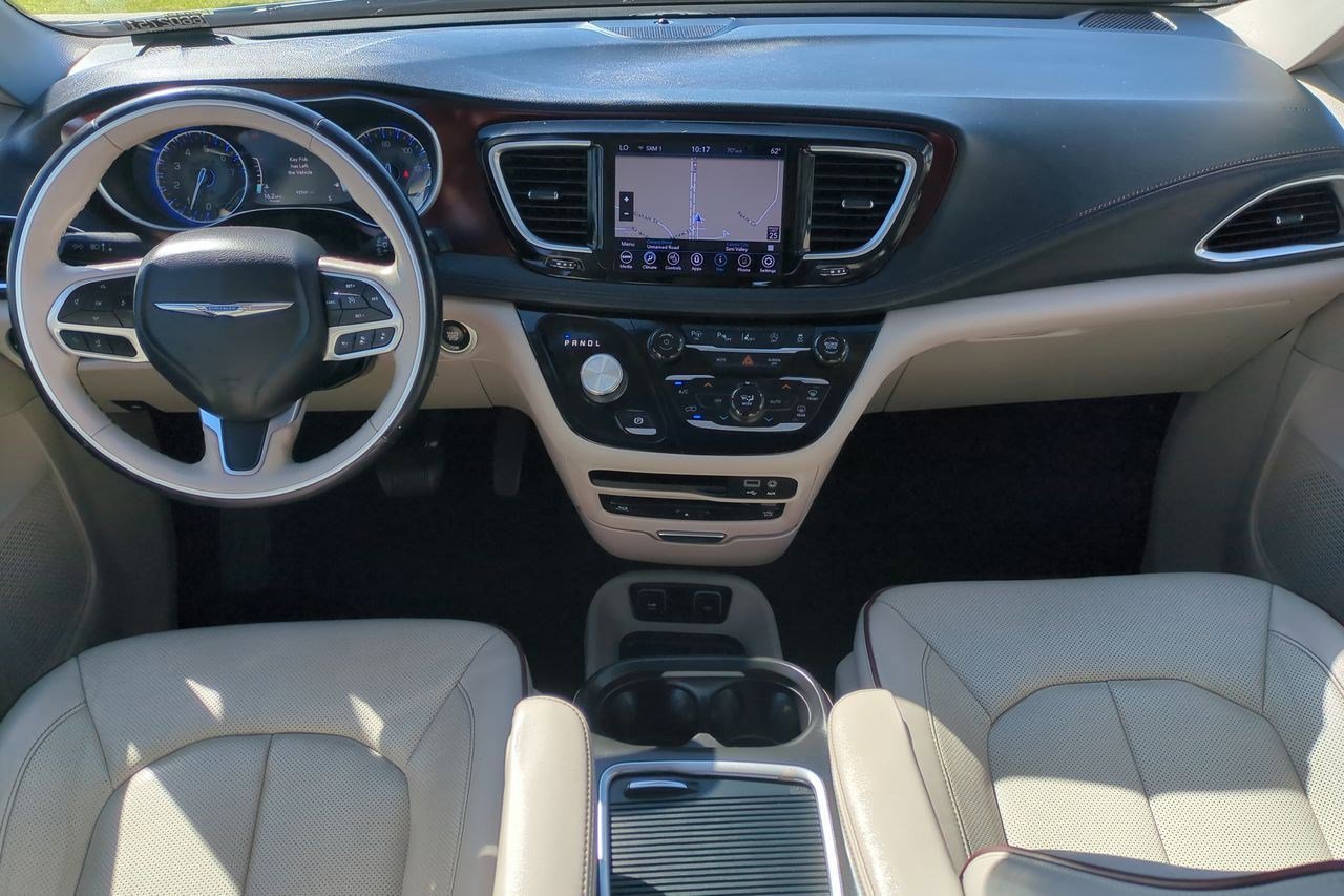 Used 2020 Chrysler Pacifica Limited w/ Tire & Wheel Group image 23