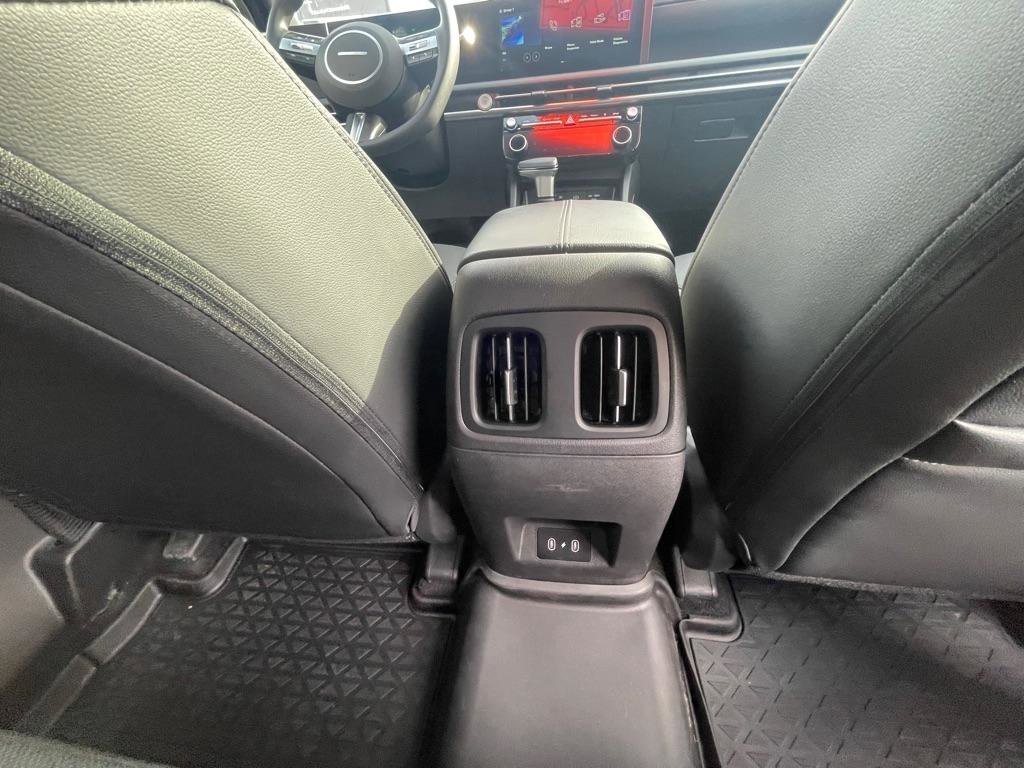 Used 2025 Hyundai Santa Cruz SEL FWD image 17