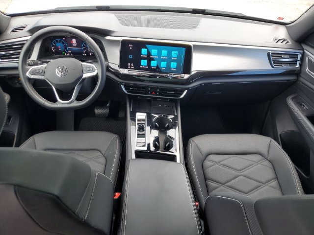 Certified 2025 Volkswagen Atlas Cross Sport SE w/ Panoramic Sunroof Package FWD image 8