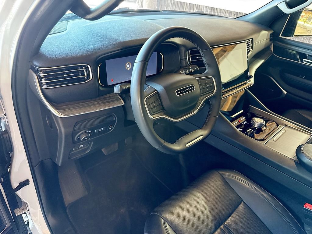 Used 2024 Jeep Wagoneer Series II image 10