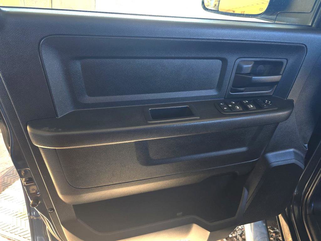 Used 2015 RAM 2500 Tradesman w/ Chrome Appearance Group image 21