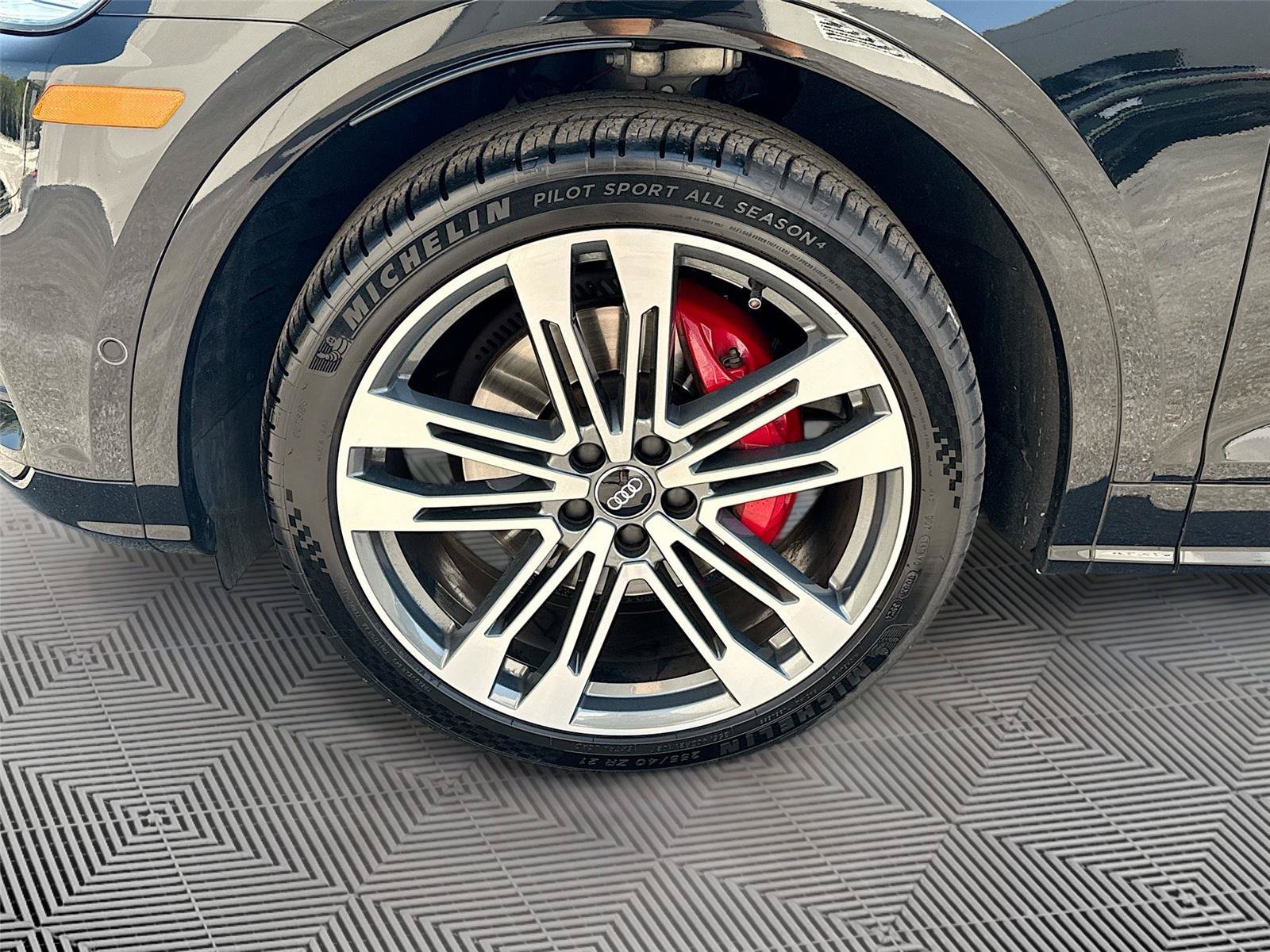 Used 2019 Audi SQ5 Prestige w/ Prestige Package AWD/4WD image 32
