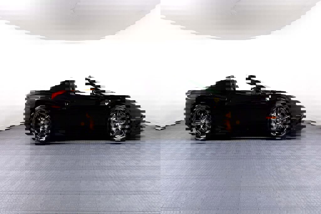 Used 2015 Ferrari 458 Speciale A image 18