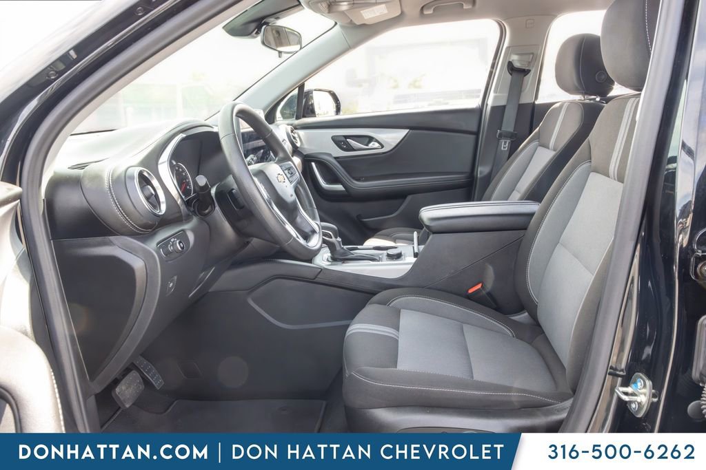 Used 2025 Chevrolet Blazer LT FWD image 3