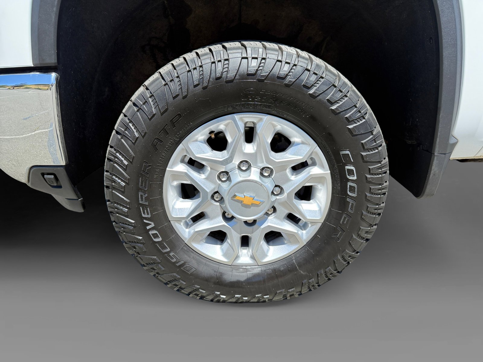 Used 2024 Chevrolet Silverado 2500 LTZ image 9