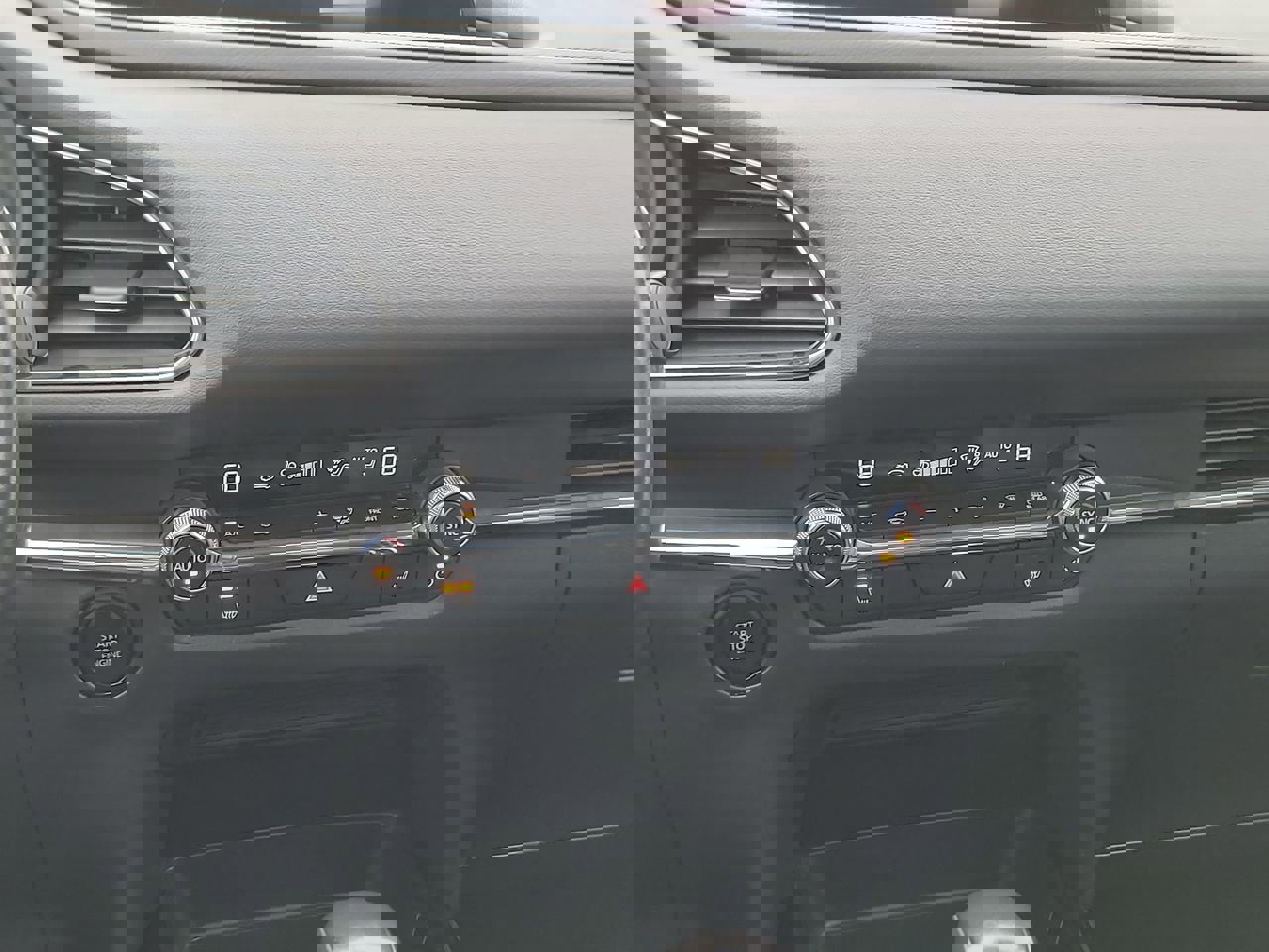 Used 2024 MAZDA CX-30 AWD 2.5 S w/ Preferred Package image 18