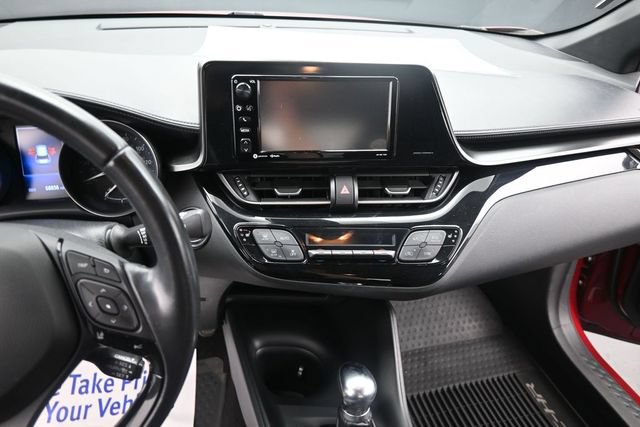 Used 2018 Toyota C-HR XLE FWD image 21
