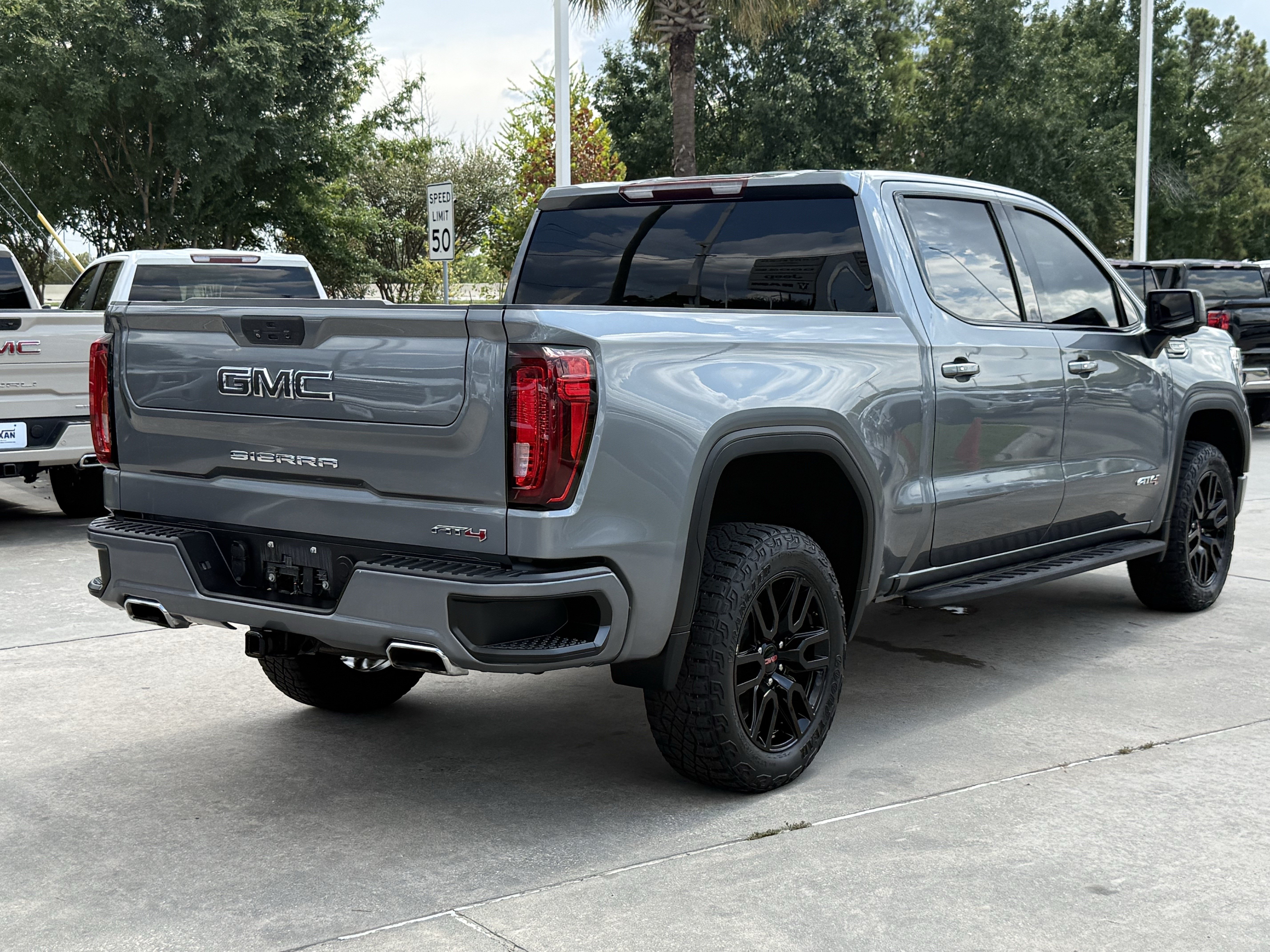 Used 2021 GMC Sierra 1500 AT4 AWD/4WD image 5
