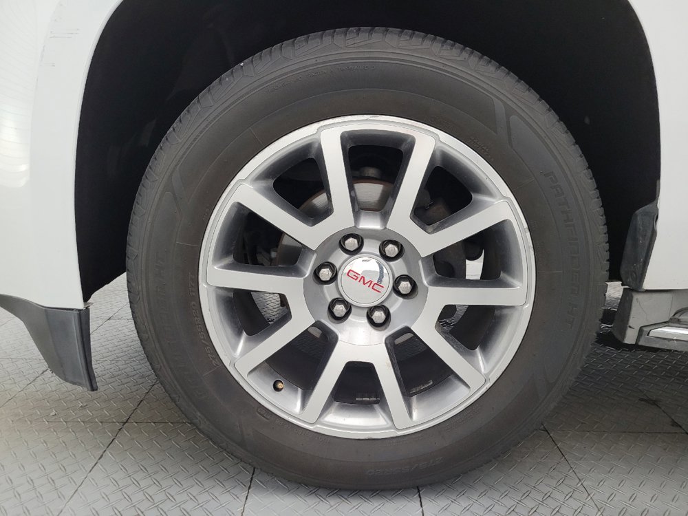 Used 2015 GMC Yukon XL Denali w/ Open Road Package RWD image 31