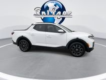 Used 2022 Hyundai Santa Cruz SEL Premium image 2