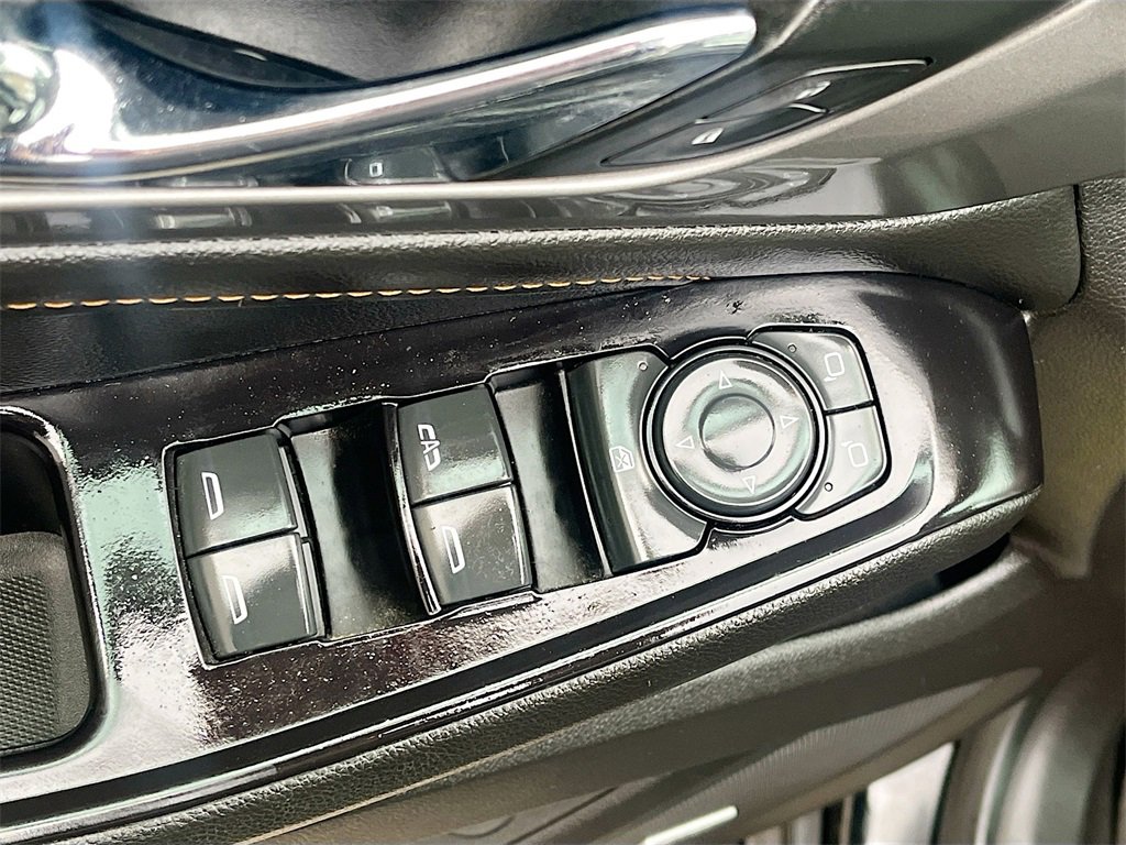 Used 2021 Chevrolet Traverse RS image 18