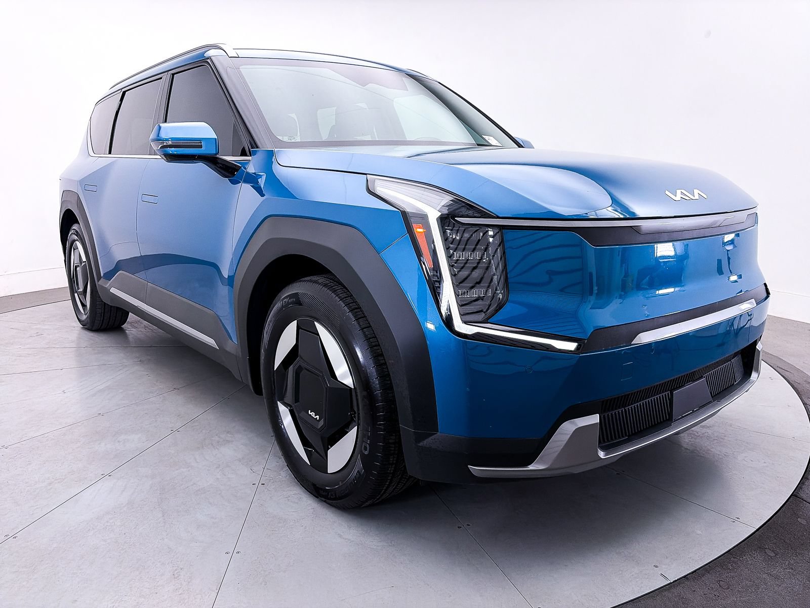 Certified 2024 Kia EV9 Wind AWD/4WD image 12