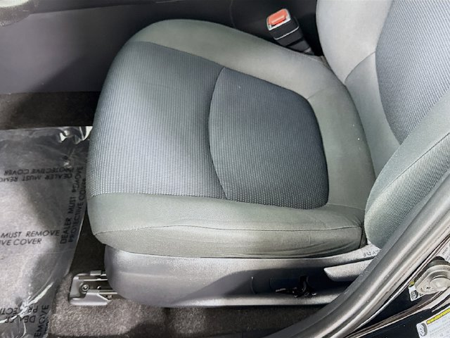 Used 2020 Toyota RAV4 LE FWD image 18