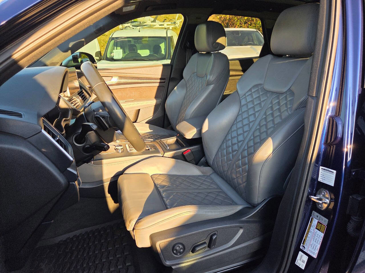 Used 2018 Audi SQ5 Prestige w/ Prestige Package image 15