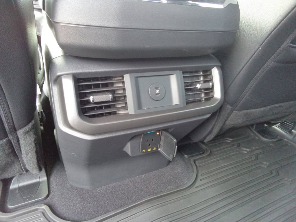 Used 2025 Ford F150 Lariat w/ Equipment Group 501A Mid image 26