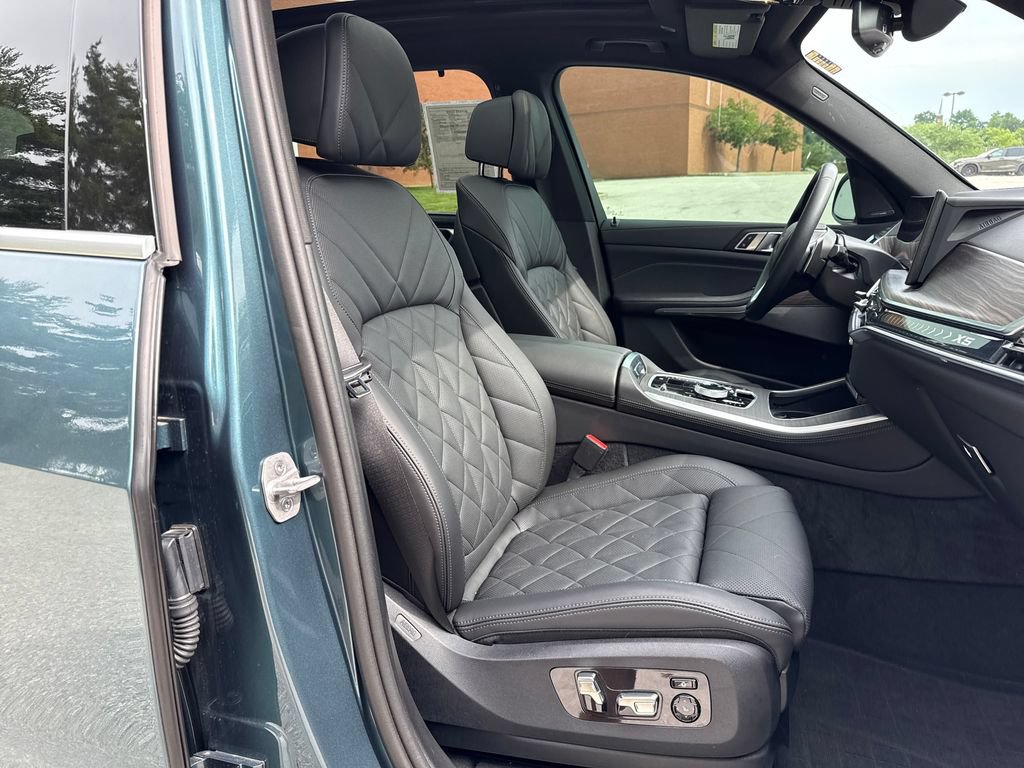 Used 2024 BMW X5 xDrive50e w/ Executive Package AWD/4WD image 32