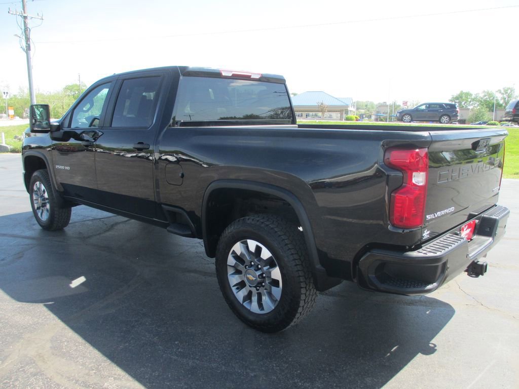 Used 2024 Chevrolet Silverado 2500 Custom w/ Custom Value Package AWD/4WD image 10
