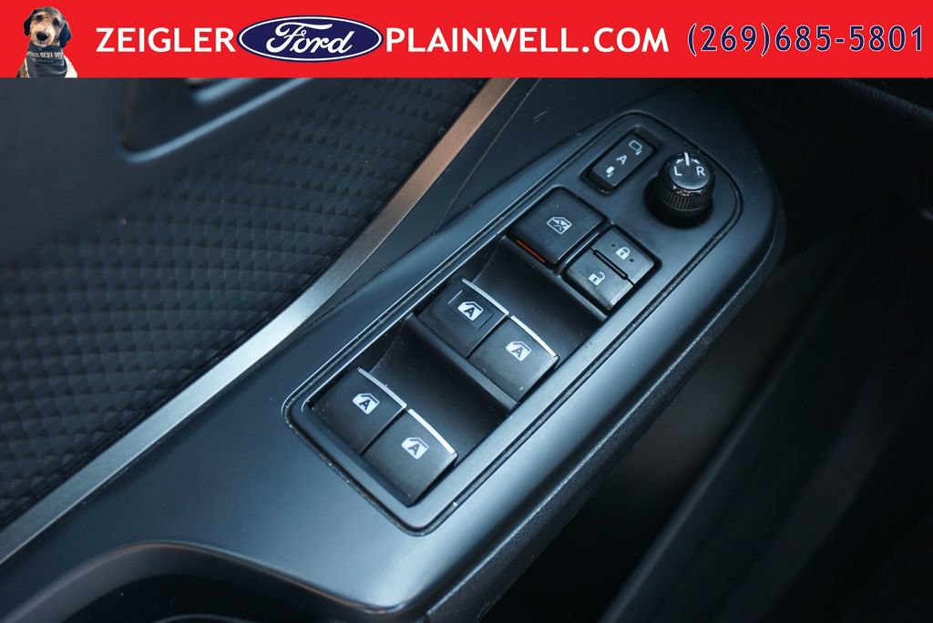 Used 2018 Toyota C-HR XLE FWD image 30