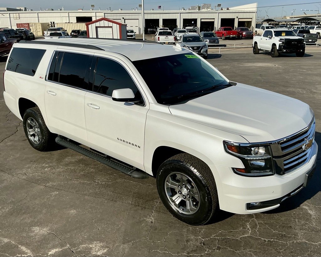 Used 2020 Chevrolet Suburban LT w/ Luxury Package image 5