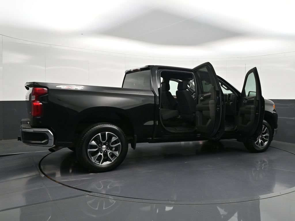Used 2023 Chevrolet Silverado 1500 LT AWD/4WD image 39