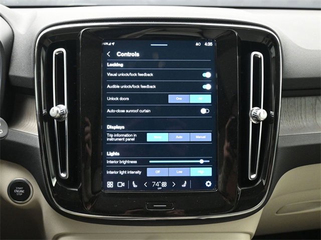 Used 2023 Volvo XC40 B5 Plus w/ Protection Package Premier image 17