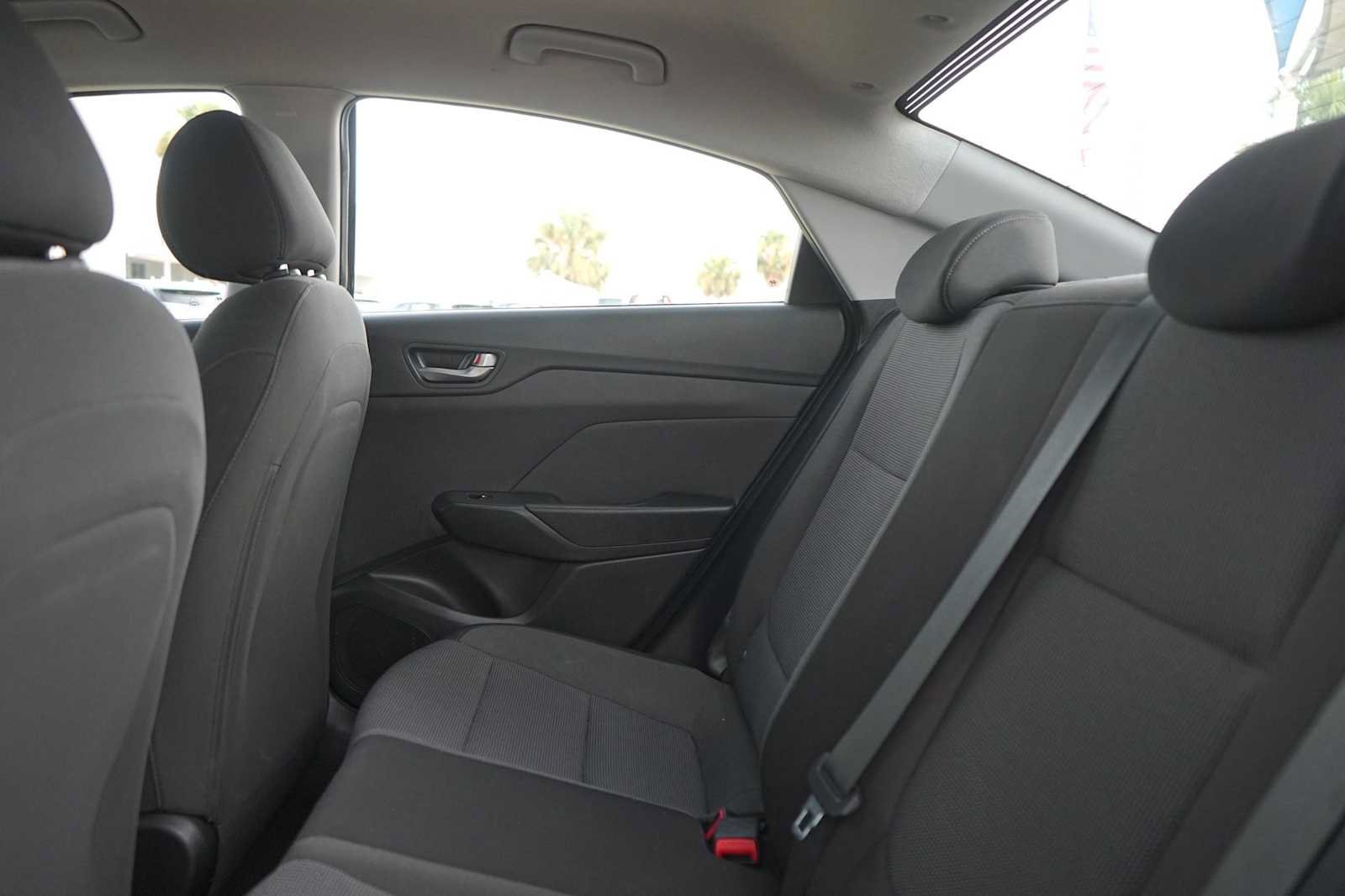 Used 2020 Hyundai Accent SE FWD image 14