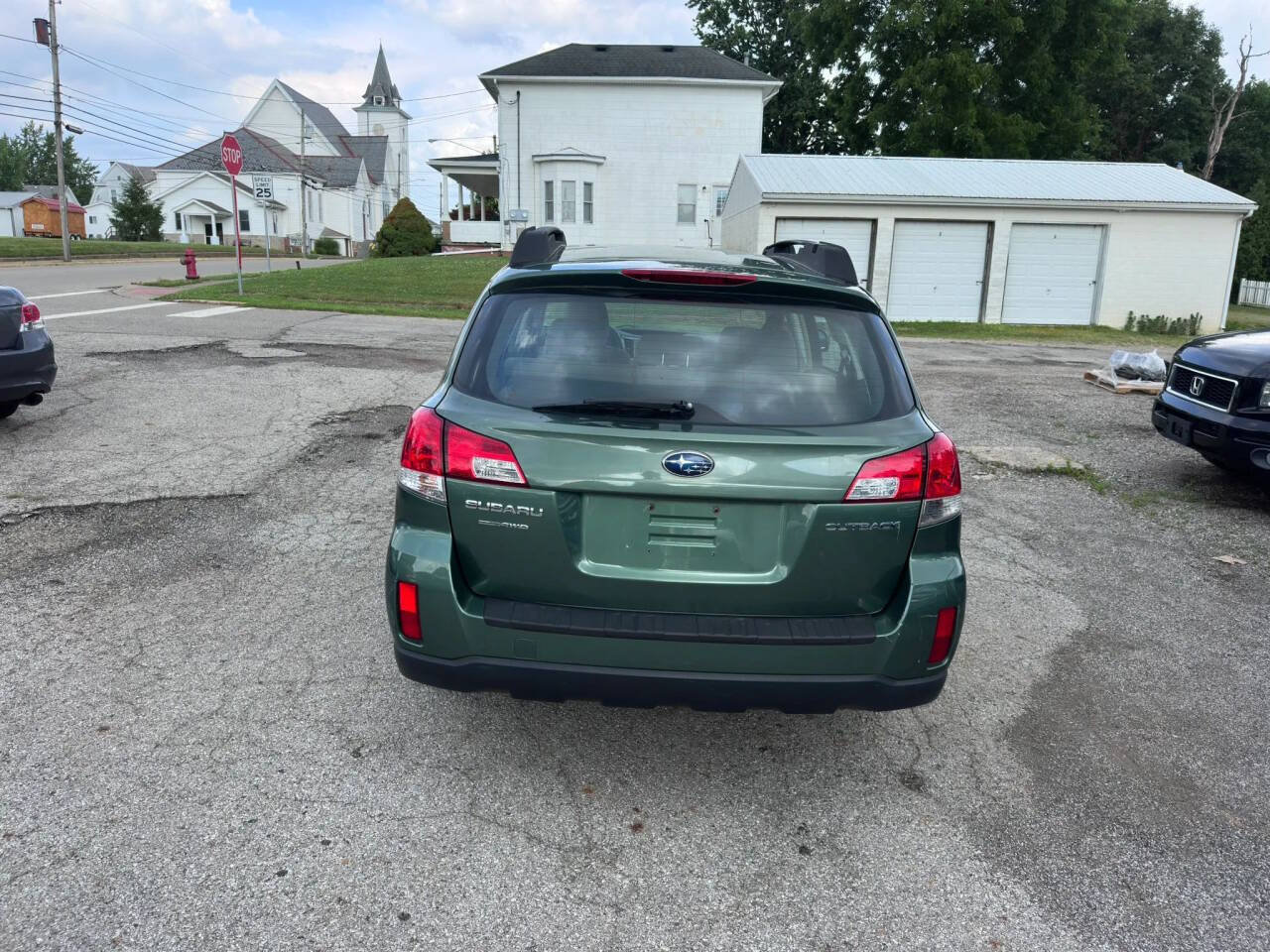 Used 2014 Subaru Outback 2.5i w/ Alloy Wheel Package AWD/4WD image 7