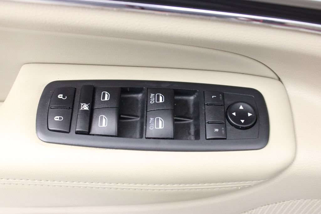 Used 2020 Jeep Grand Cherokee Limited w/ Premium Lighting Group RWD image 19
