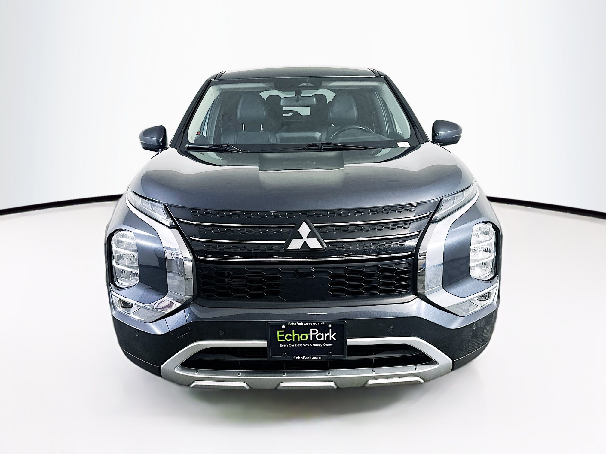 Used 2024 Mitsubishi Outlander SE FWD image 2