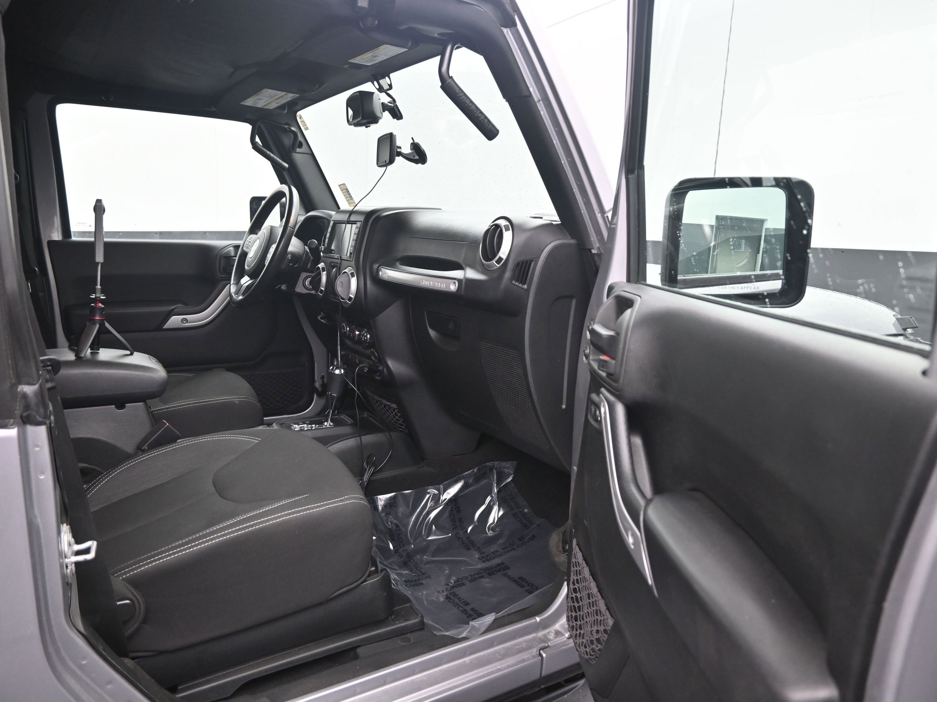 Used 2018 Jeep Wrangler Sahara w/ Connectivity Group image 11