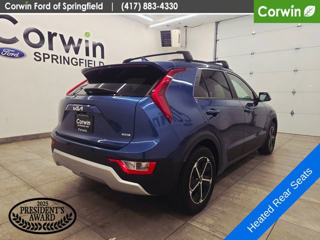 Used 2023 Kia Niro EX w/ EX Cold Weather Package FWD image 5